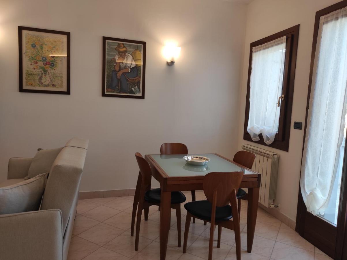 Casa Crispi Apartment คิออกเจีย ภายนอก รูปภาพ